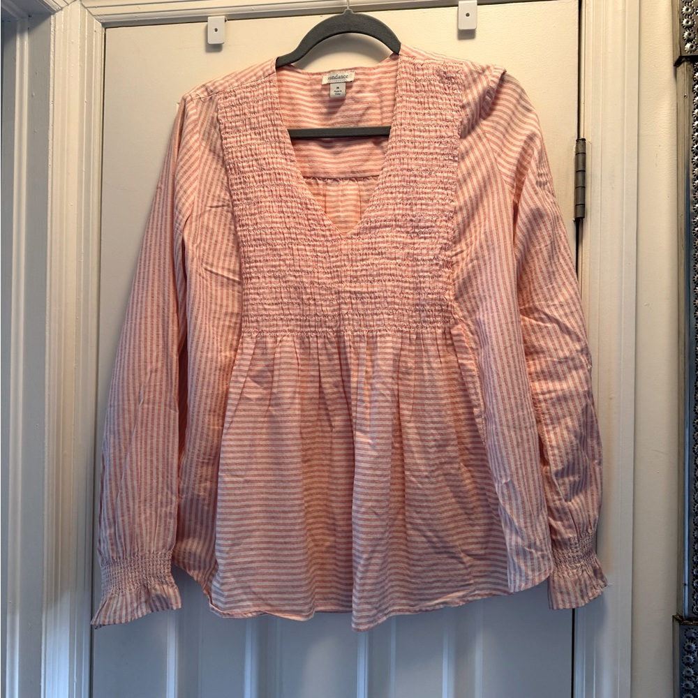 Sundance long sleeved v neck shirted top size M.